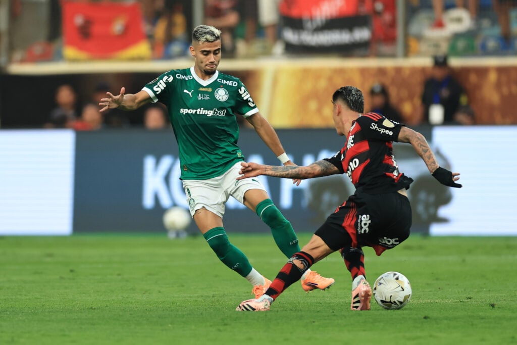 Andreas Pereira playing for Palmeiras vs Flamengo