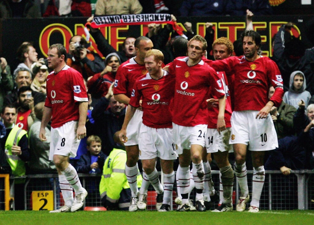 Darren Fletcher and teammates celebrate goal against Chelsea