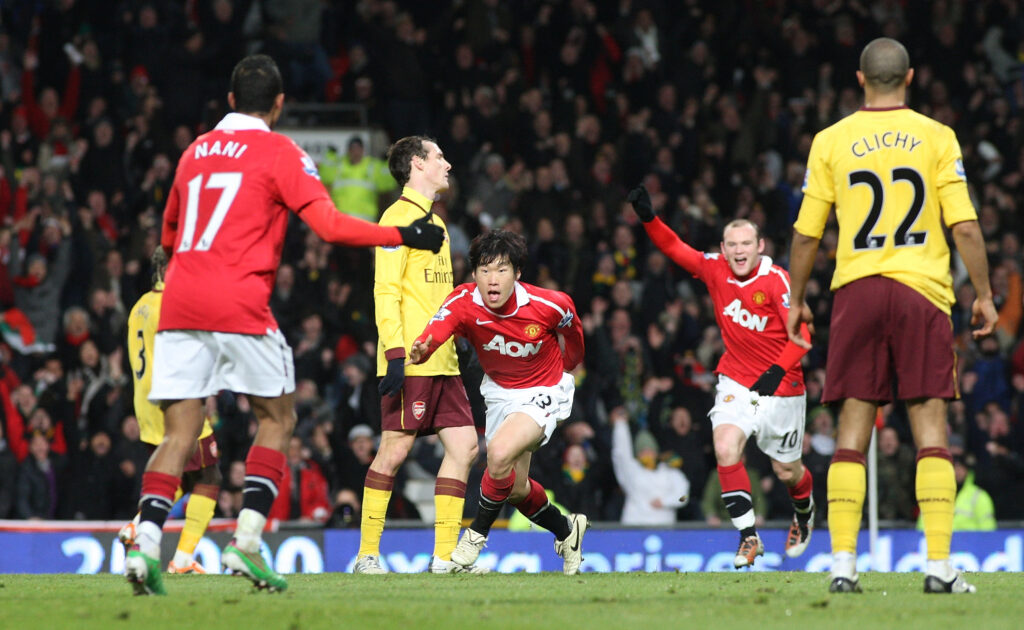 Ji-sung Park celebrates against Arsenal