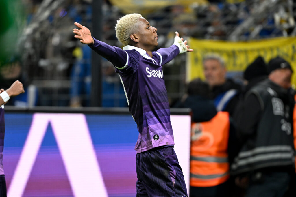 Nilson Angulo celebrates goal for Anderlecht.