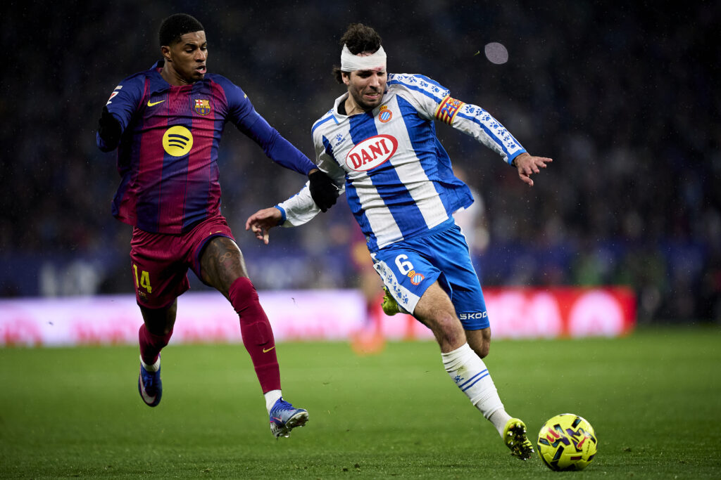 Marcus Rashford of FC Barcelona competes for the ball with Leandro Cabrera of RCD Espanyol de Barcelona during the LaLiga EA Sports match between RCD Espanyol de Barcelona and FC Barcelona at RCDE Stadium on January 03, 2026