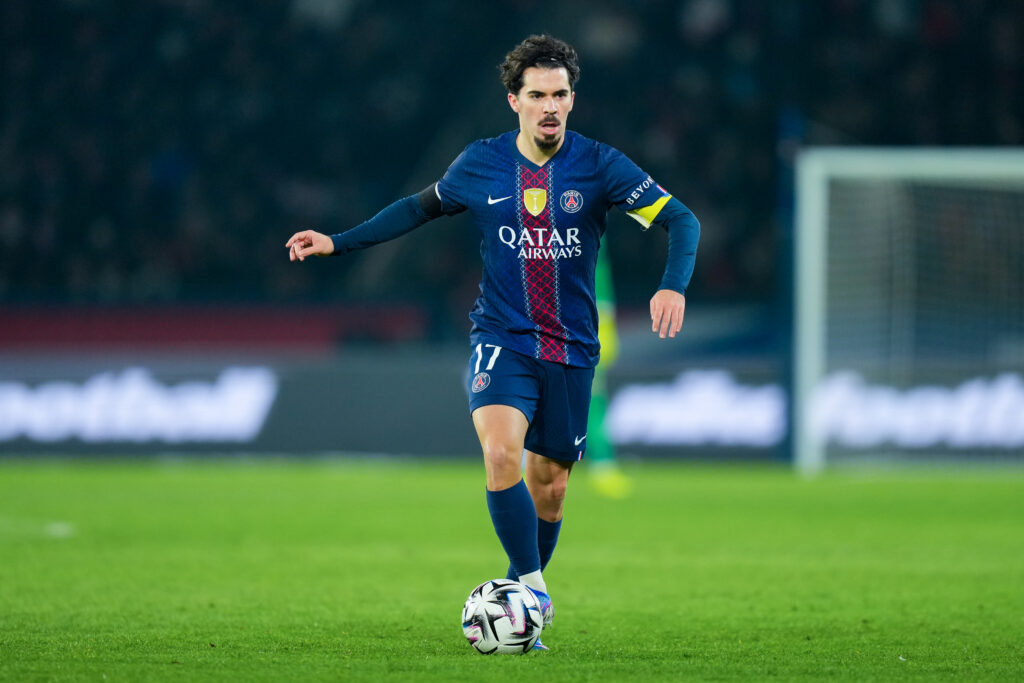 Vitinha of PSG controls the ball during the Ligue 1 McDonald's match between Paris Saint-Germain FC and Paris FC at Parc des Princes on January 04, 2026