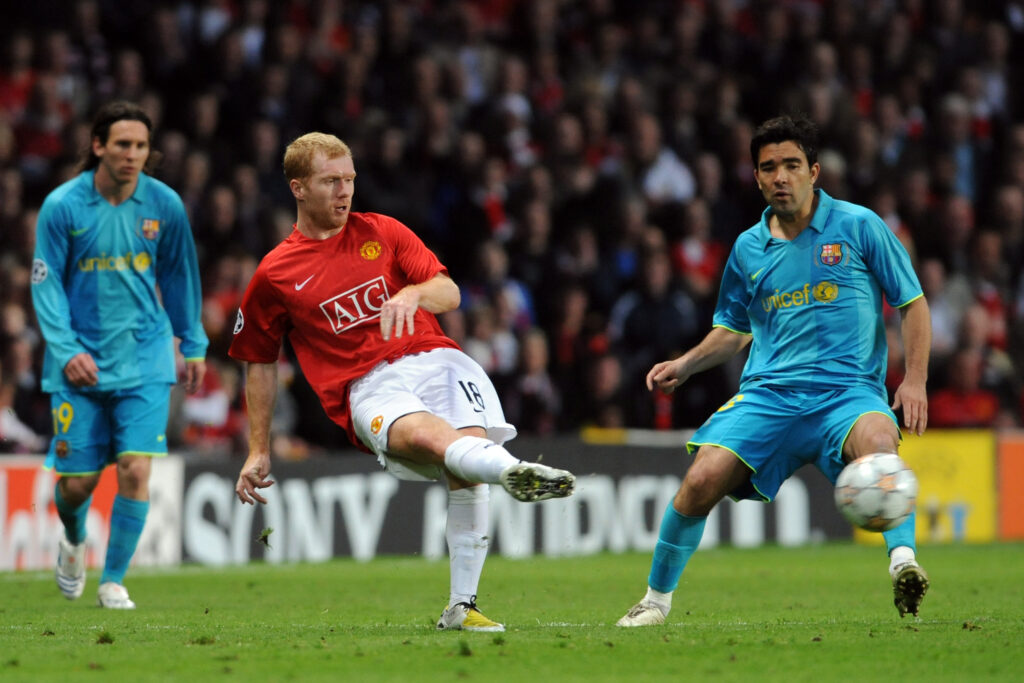Paul Scholes playing against Barcelona