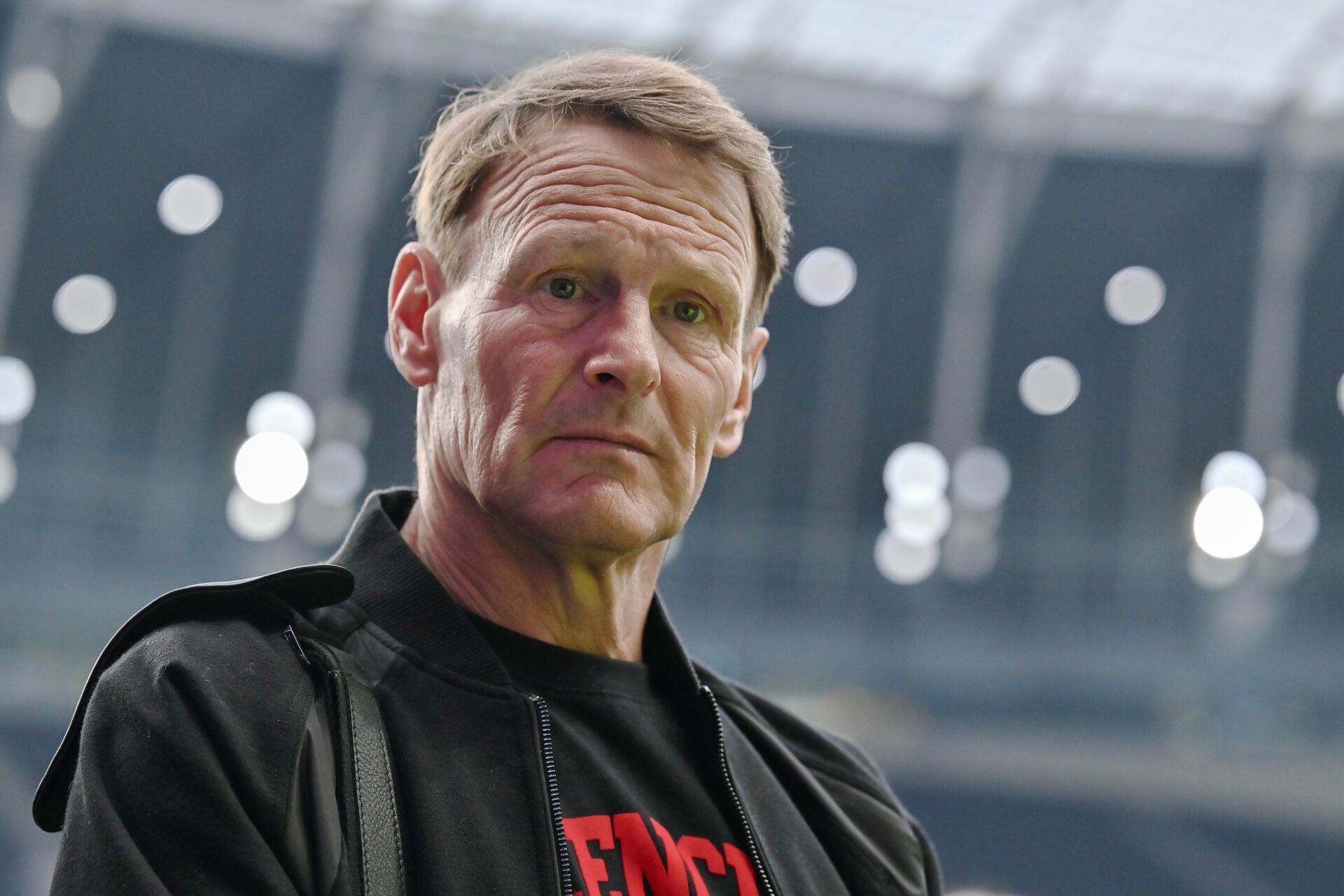 Teddy Sheringham says the 'jury's still out' on Man Utd target Mateus Fernandes
