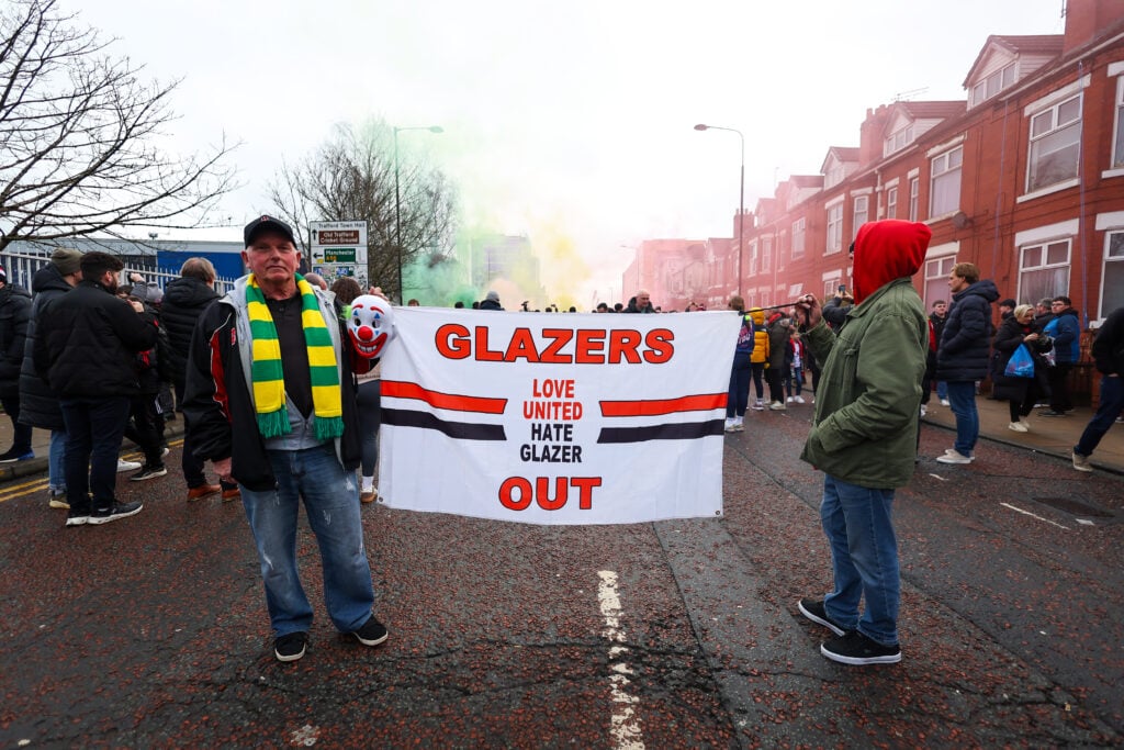 Man Utd fans protest the Glazerss