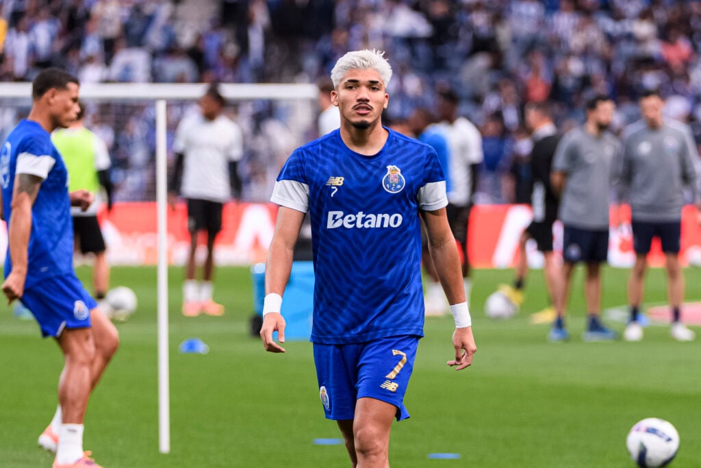 William Gomes warms up for FC Porto