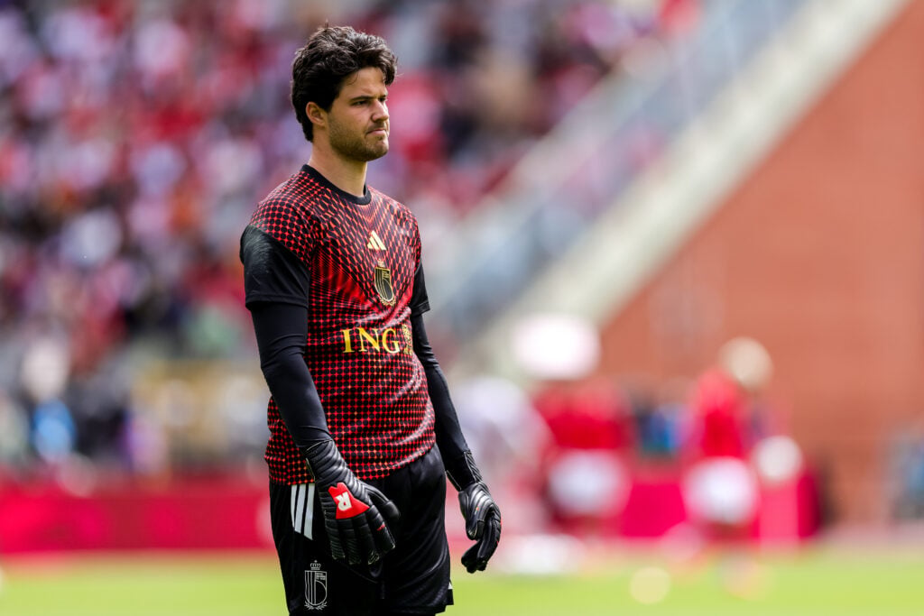 Senne Lammens warms up against Tunisia