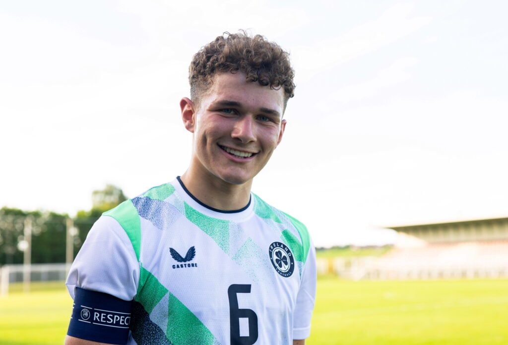 Jacob Devaney da República da Irlanda após o amistoso internacional entre a República da Irlanda e o Catar no Gradski Stadion em Zagreb