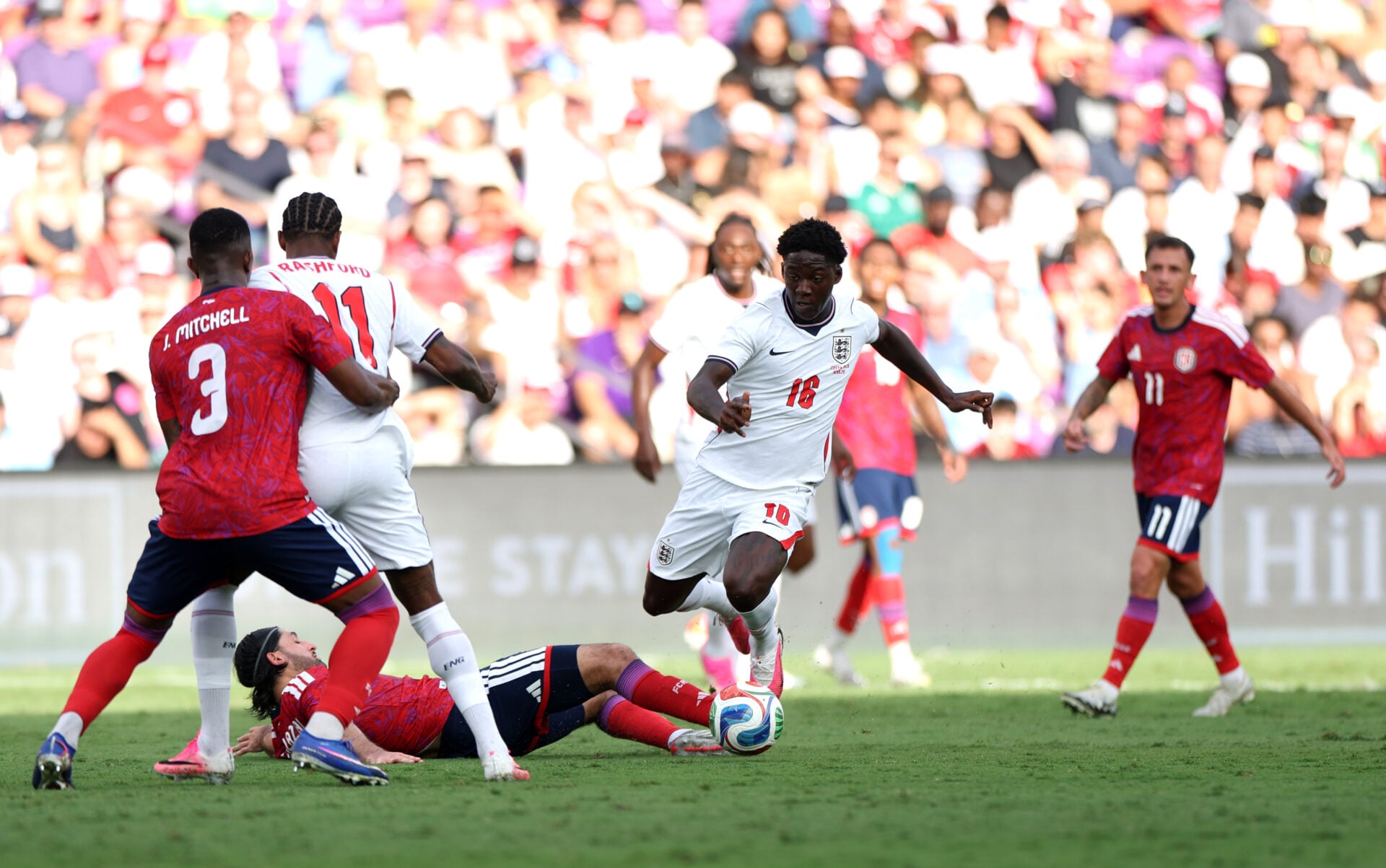 A imprensa nacional julgou Kobe Mainu e Rashford na vitória da Inglaterra por 3 a 0 sobre a Costa Rica, relegando-os ao primeiro lugar. A imprensa nacional julgou Kobe Mainu e Rashford na vitória da Inglaterra por 3 a 0 sobre a Costa Rica, relegando-os ao primeiro lugar.