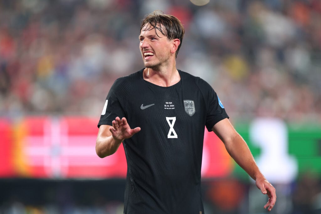 Sander Berge against Senegal