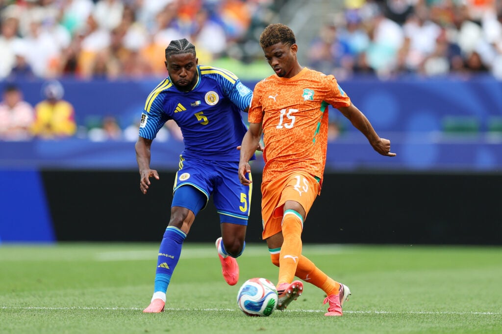 Amad Diallo em posse de bola contra Curaçao