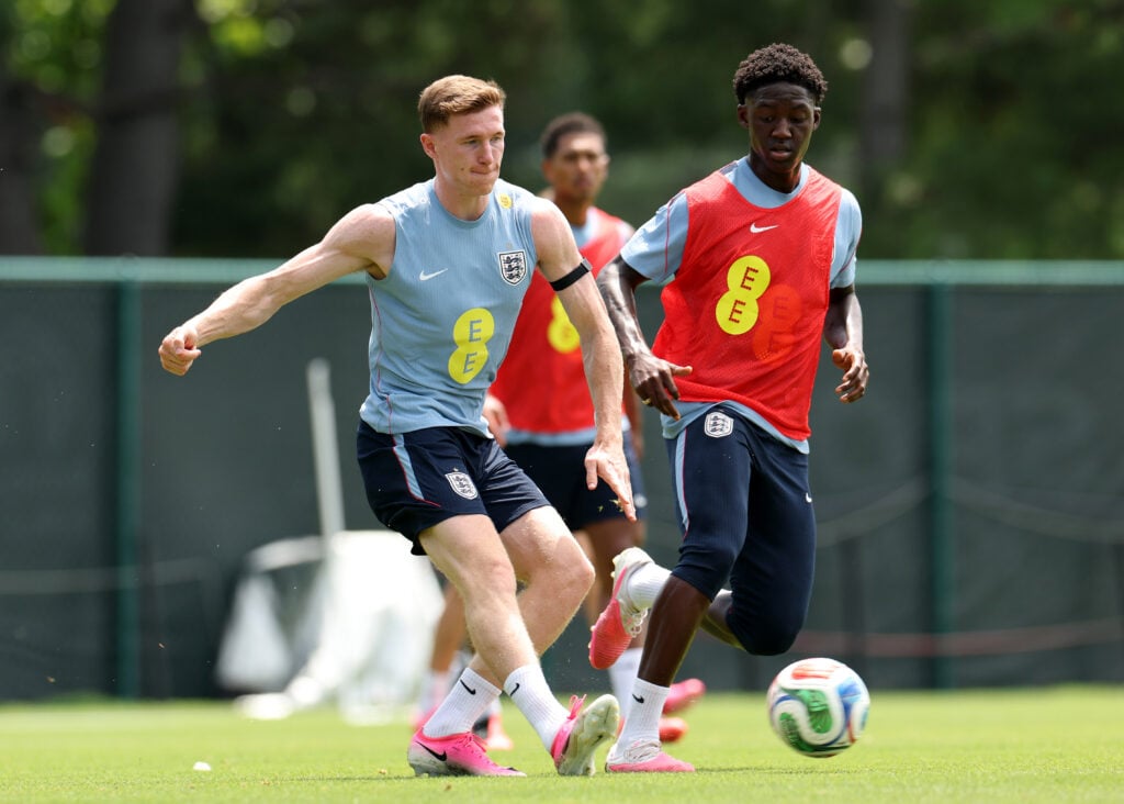 Elliot Anderson and Kobbie Mainoo training