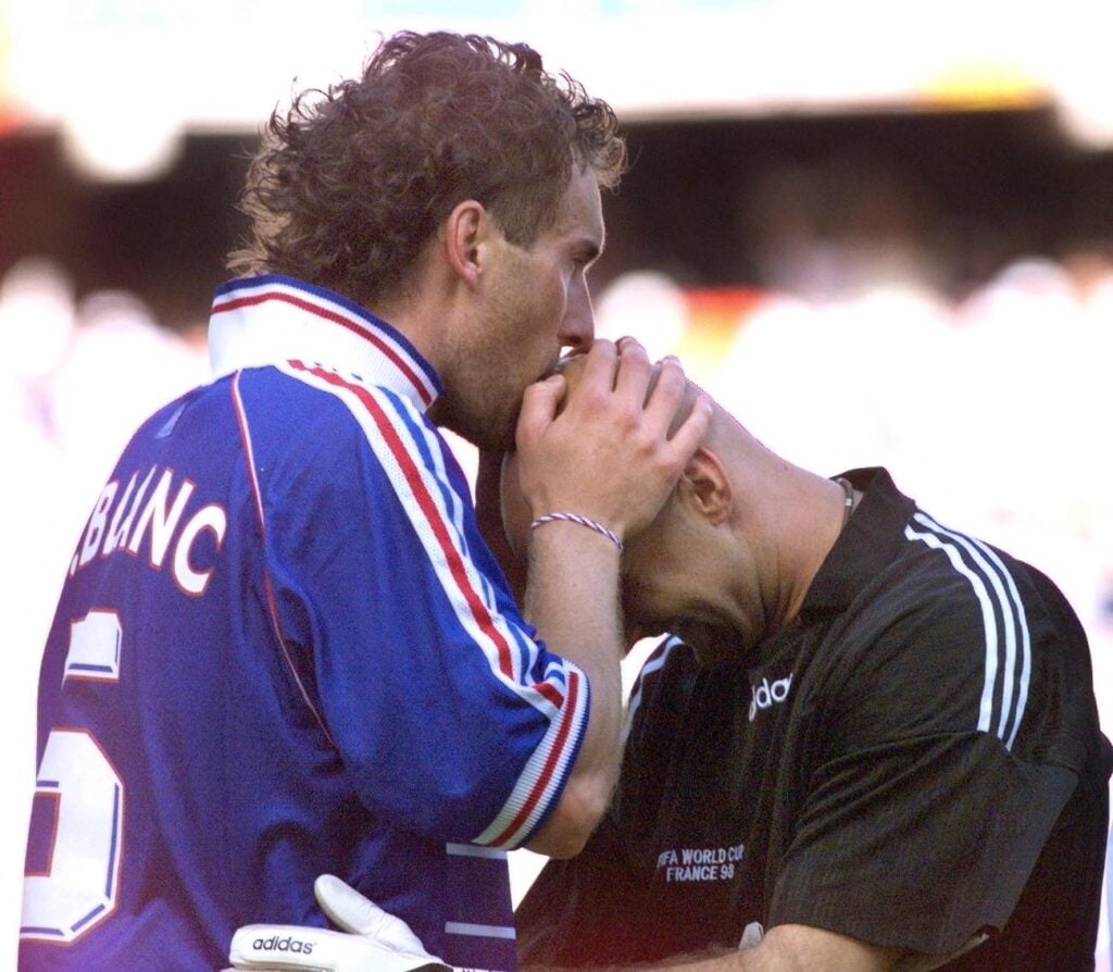 Laurent Blanc kisses Fabien Barthez's head, 1998 World Cup