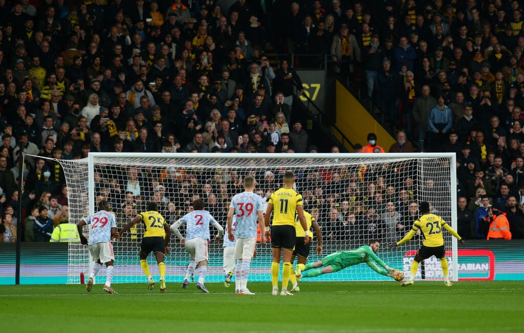David de Gea defende pênalti de Ismaila Sarr