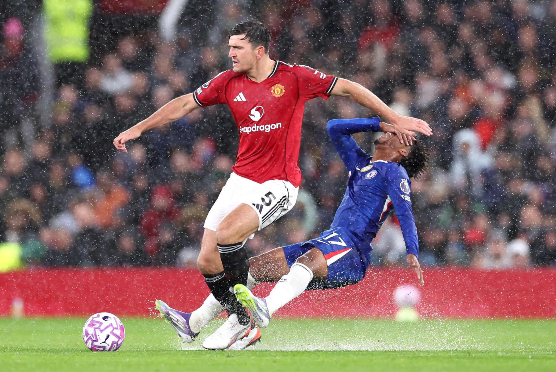 Andrei Santos fez uma piada de ‘briga’ com Harry Maguire ao dar as boas-vindas à contratação de £ 48 milhões para o Manchester United.