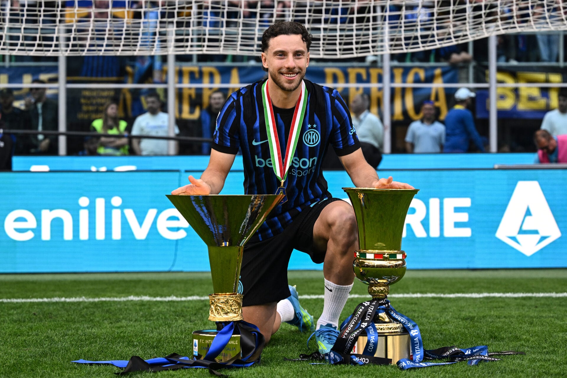 Quem é Carlos Augusto? Jogador brasileiro versátil solicitado pelo Manchester United