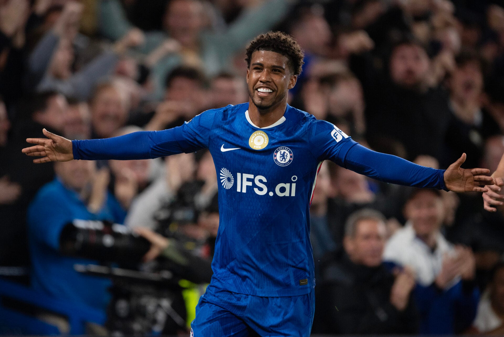 Por que as principais estatísticas de 2% tornam Andrey Santos, alvo de £ 50 milhões, uma escolha perfeita para o Manchester United