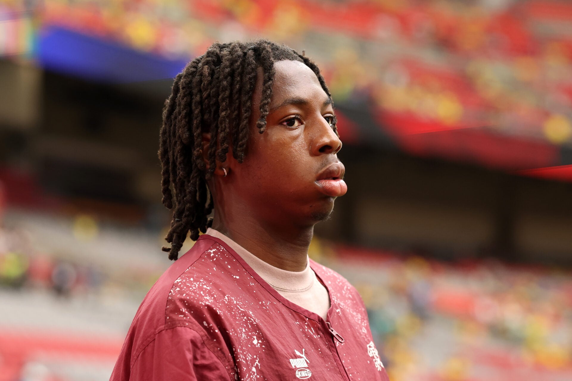 O Manchester United está perdendo a oportunidade de ouro de £ 48 milhões para contratar Johan Manzambi
