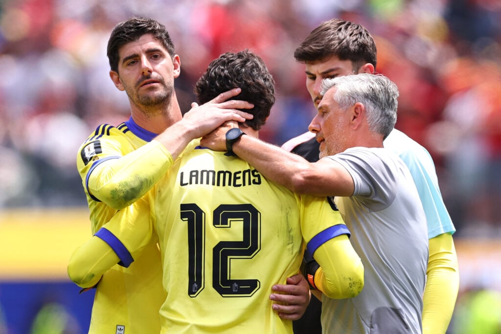 Senne Lammens recebe apoio após mistura na Copa do Mundo