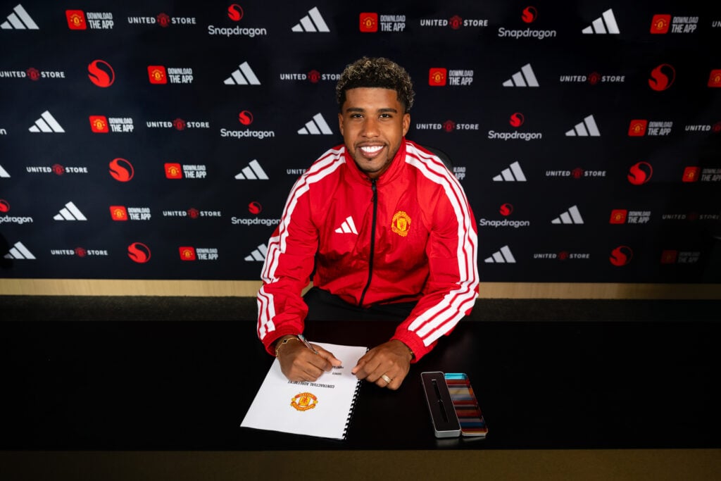 Manchester United revela nova contratação, Andrey Santos