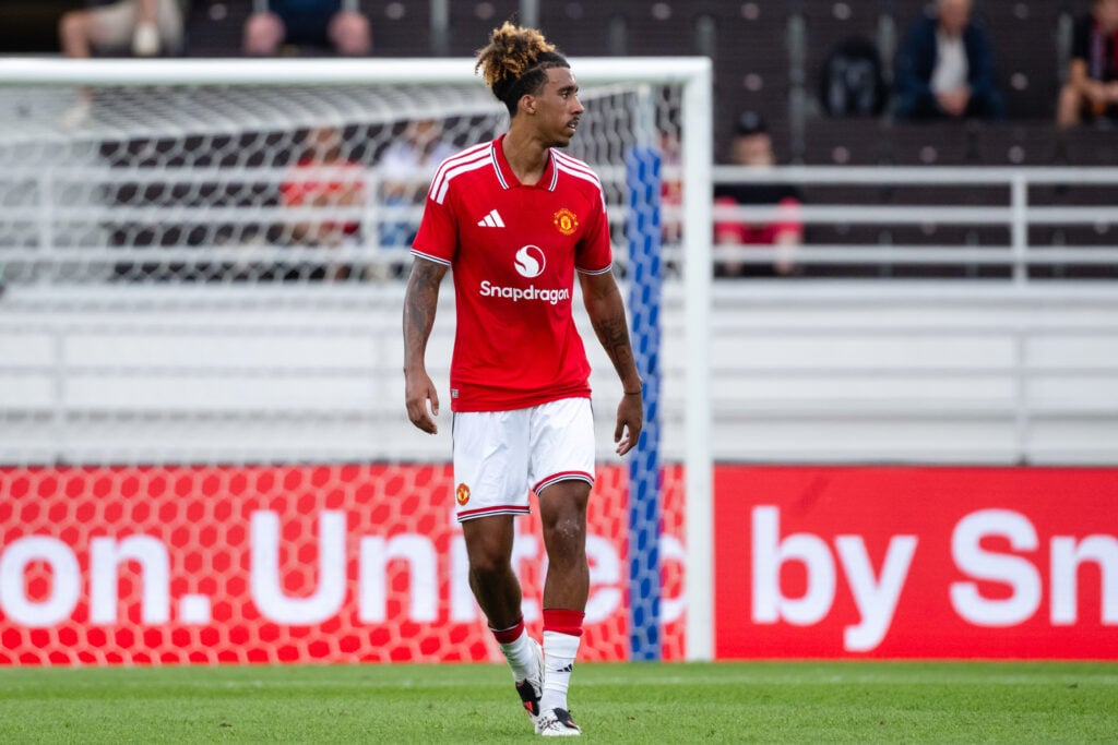 Leny Yoro playing at right-back against Wrexham