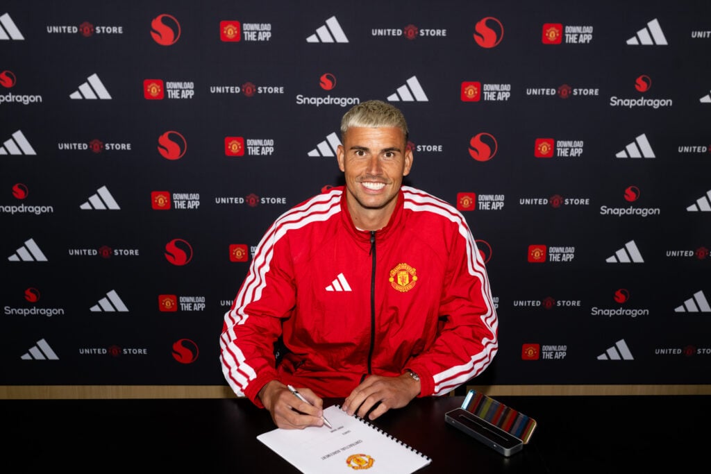 Manchester United revela nova contratação Karl Darlow