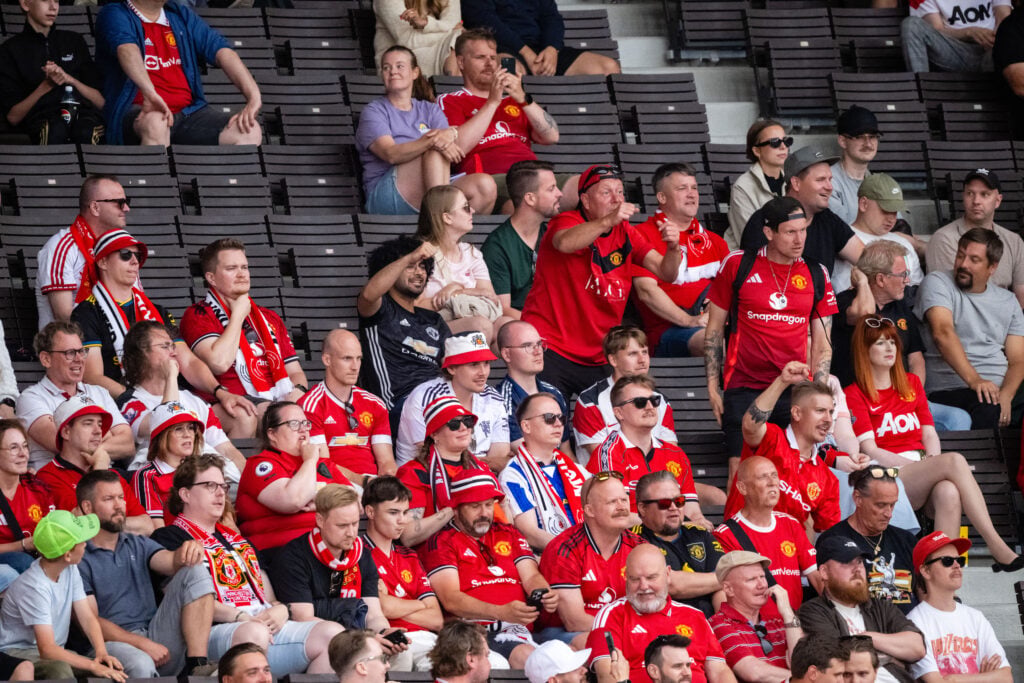 Manchester United fans in Helsinki