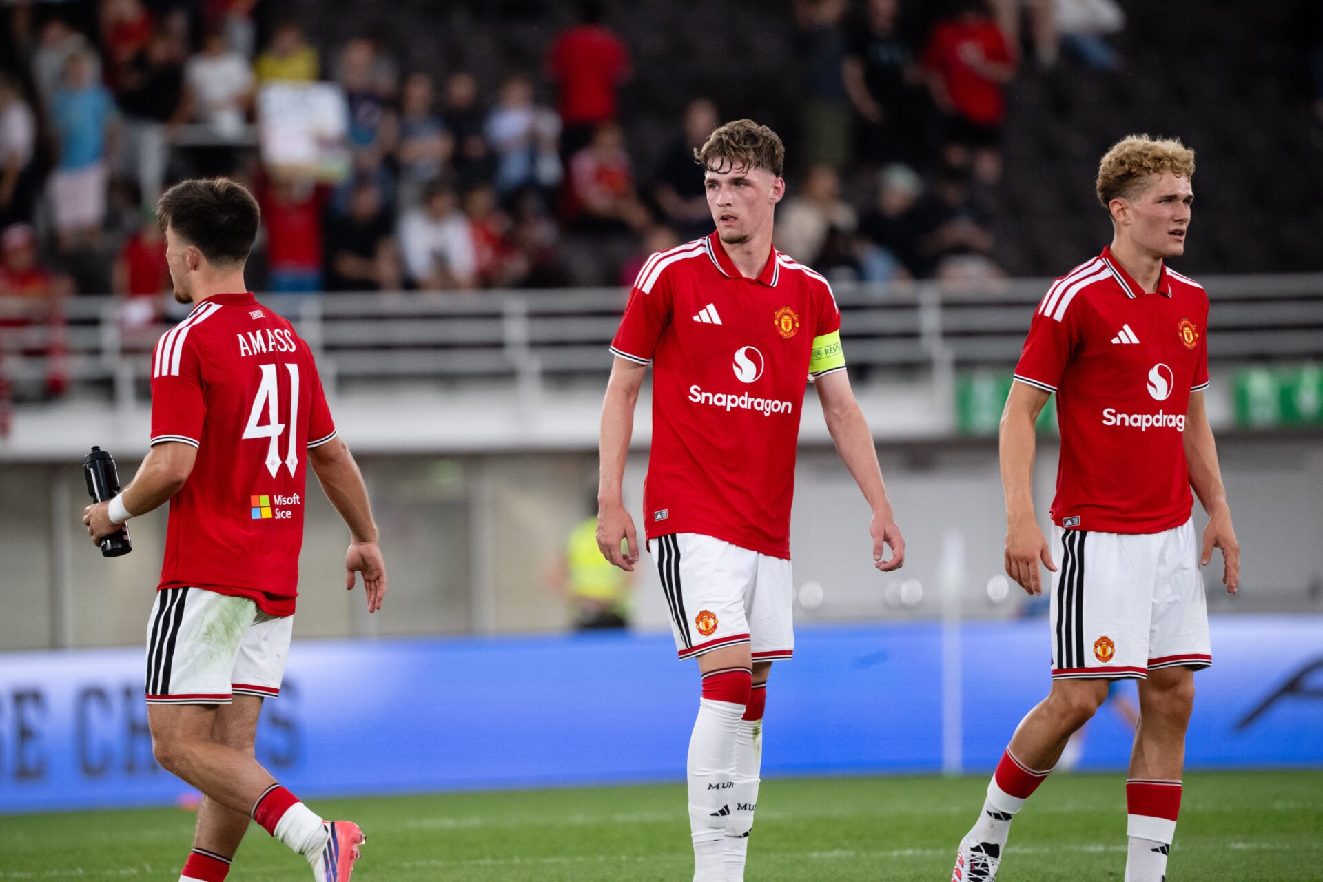 Veredicto instantâneo sobre seis dos promissores talentos do meio-campo do Manchester United lutando para se juntar ao time de Michael Carrick Veredicto instantâneo sobre seis dos promissores talentos do meio-campo do Manchester United lutando para se juntar ao time de Michael Carrick