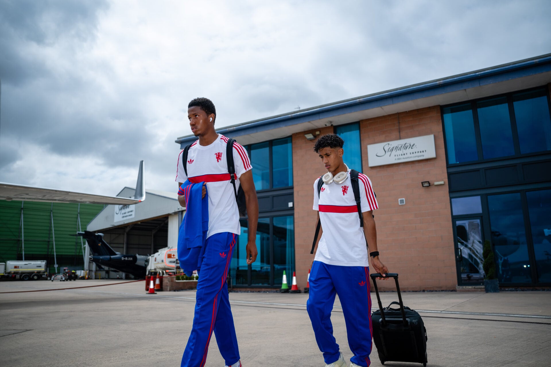 A decisão de Michael Carrick sobre Chido Obi x Wrexham está turbulenta após a inclusão de JJ Gabriel no Rosenborg.