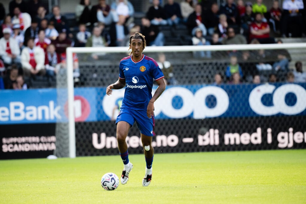Leny Yoro with the ball against Rosenborg